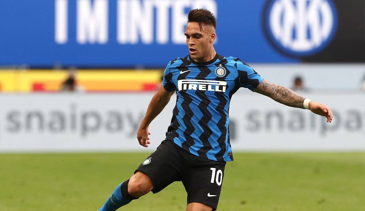 Lautaro Martinez palla al piede