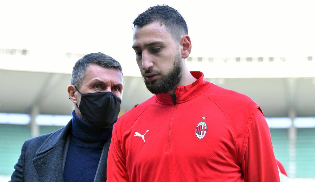 Maldini e Donnarumma parlano prima di una gara del Milan