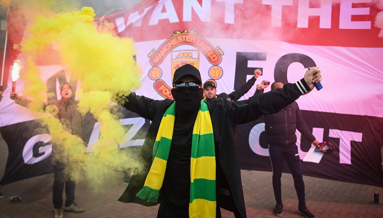 tifosi del Manchester United protestano