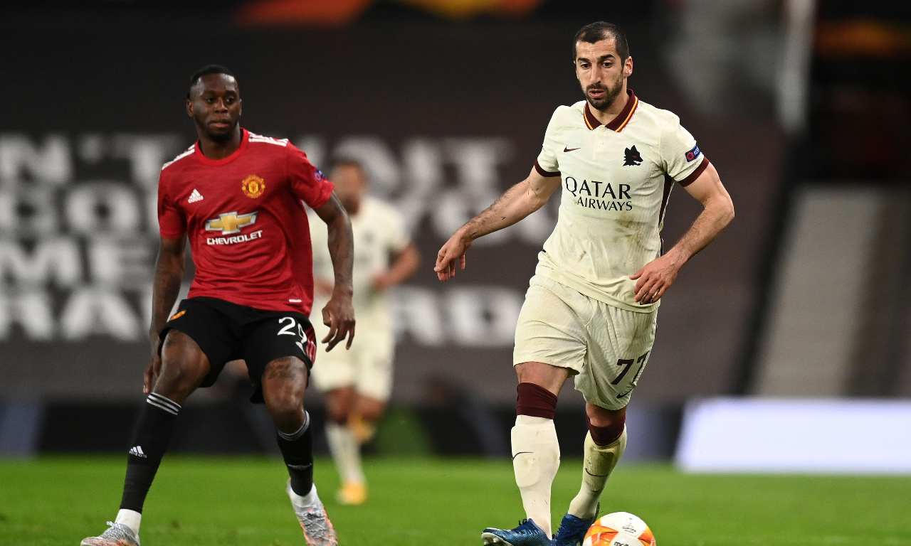 Mkhitaryan palla al piede