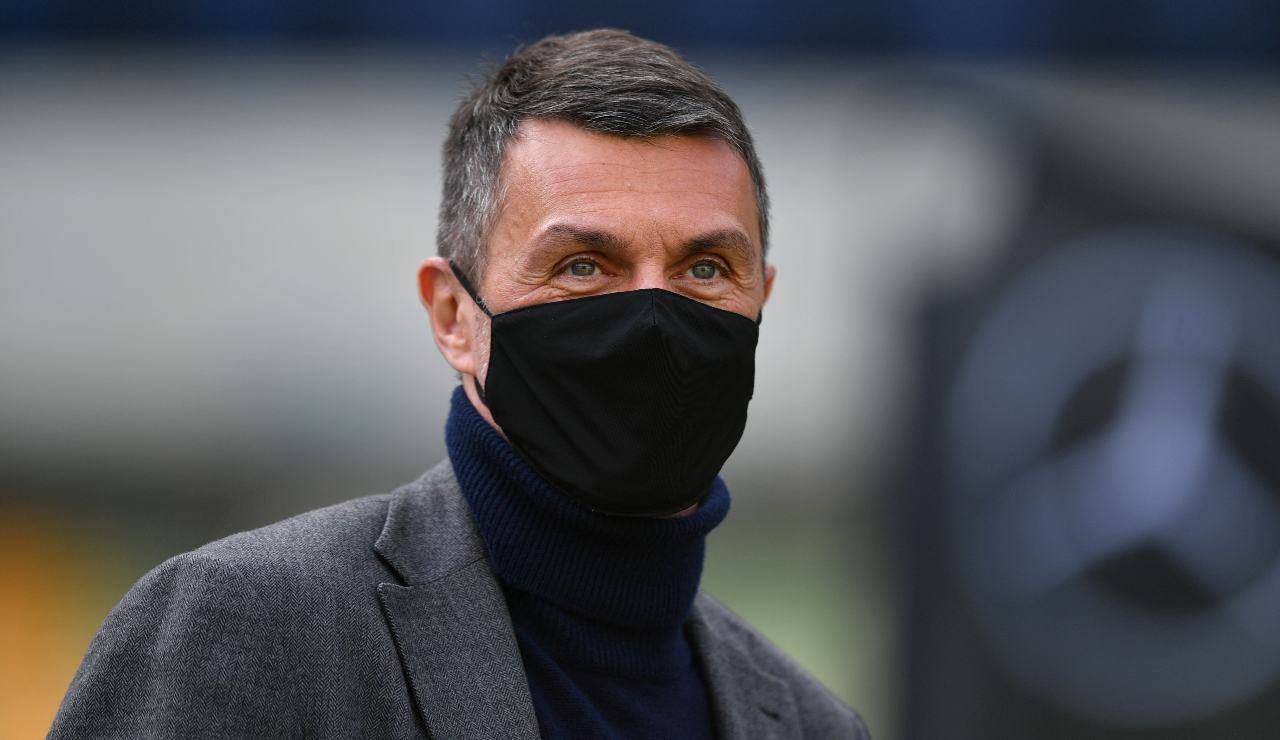 Il dt del Milan Paolo Maldini con la mascherina