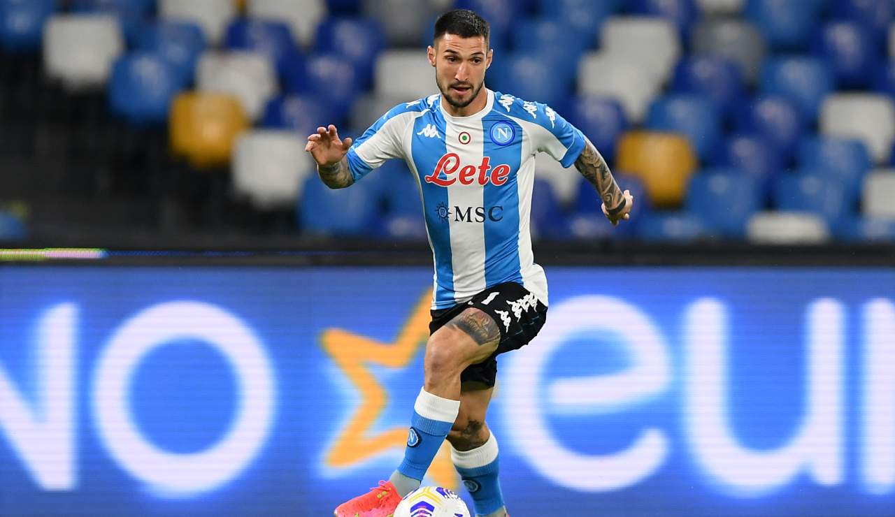 Matteo Politano palla al piede