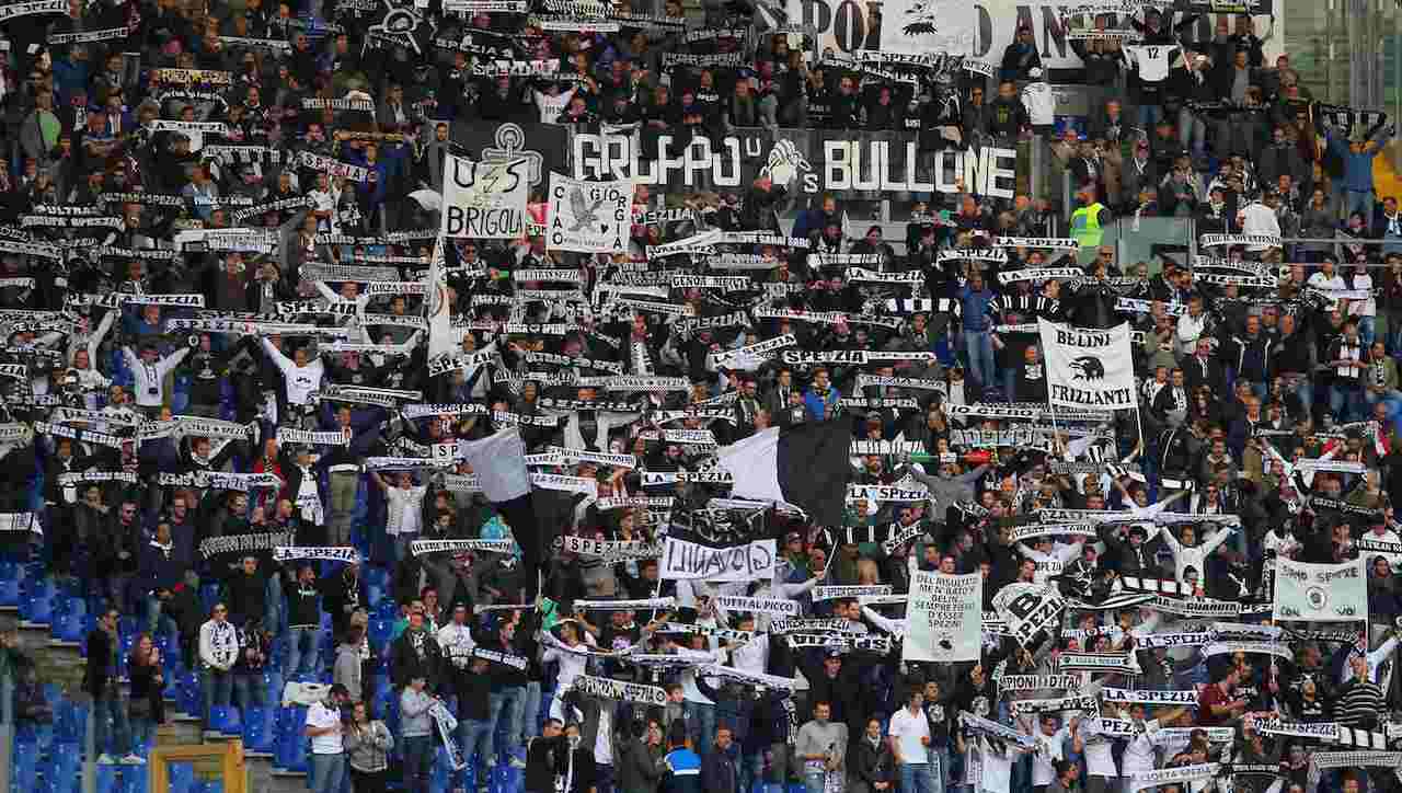 Spezia tifosi nel settore ospiti a Roma
