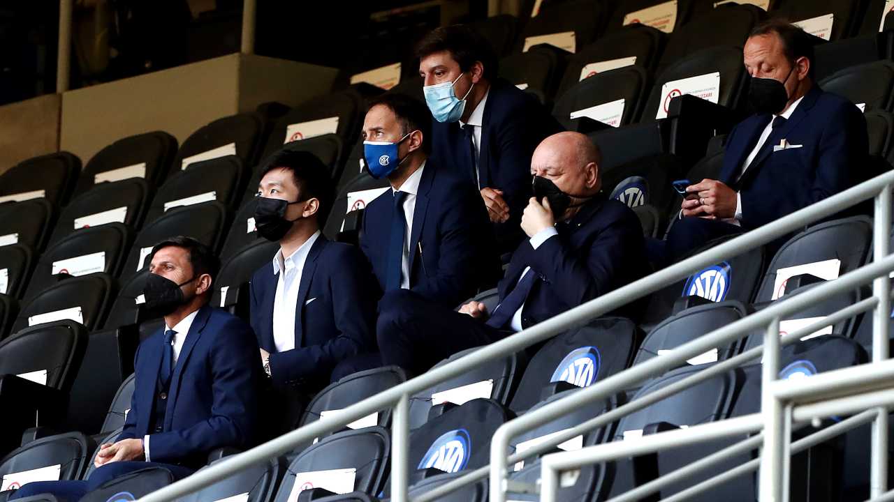 Steven Zhang in tribuna durante il match contro la Sampdoria