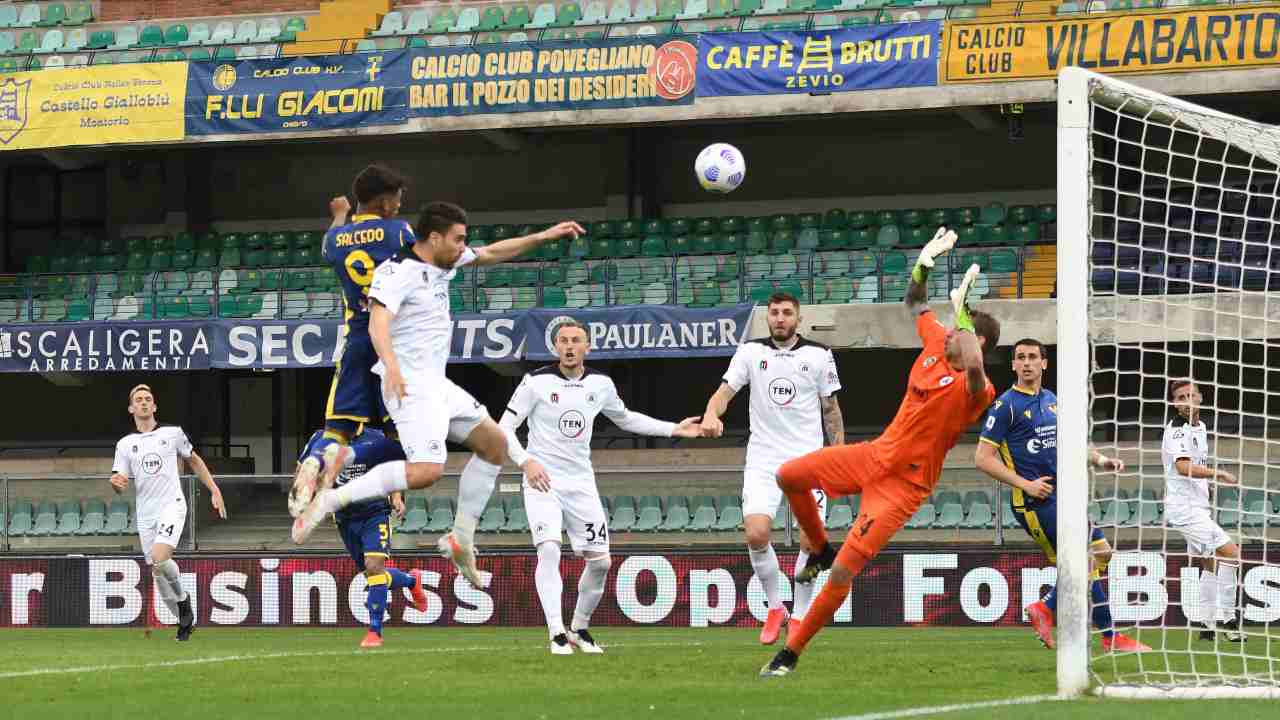 Il gol di testa di Salcedo