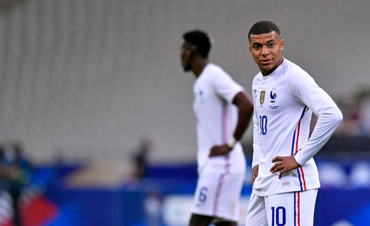Mbappé con la maglia della nazionale francese