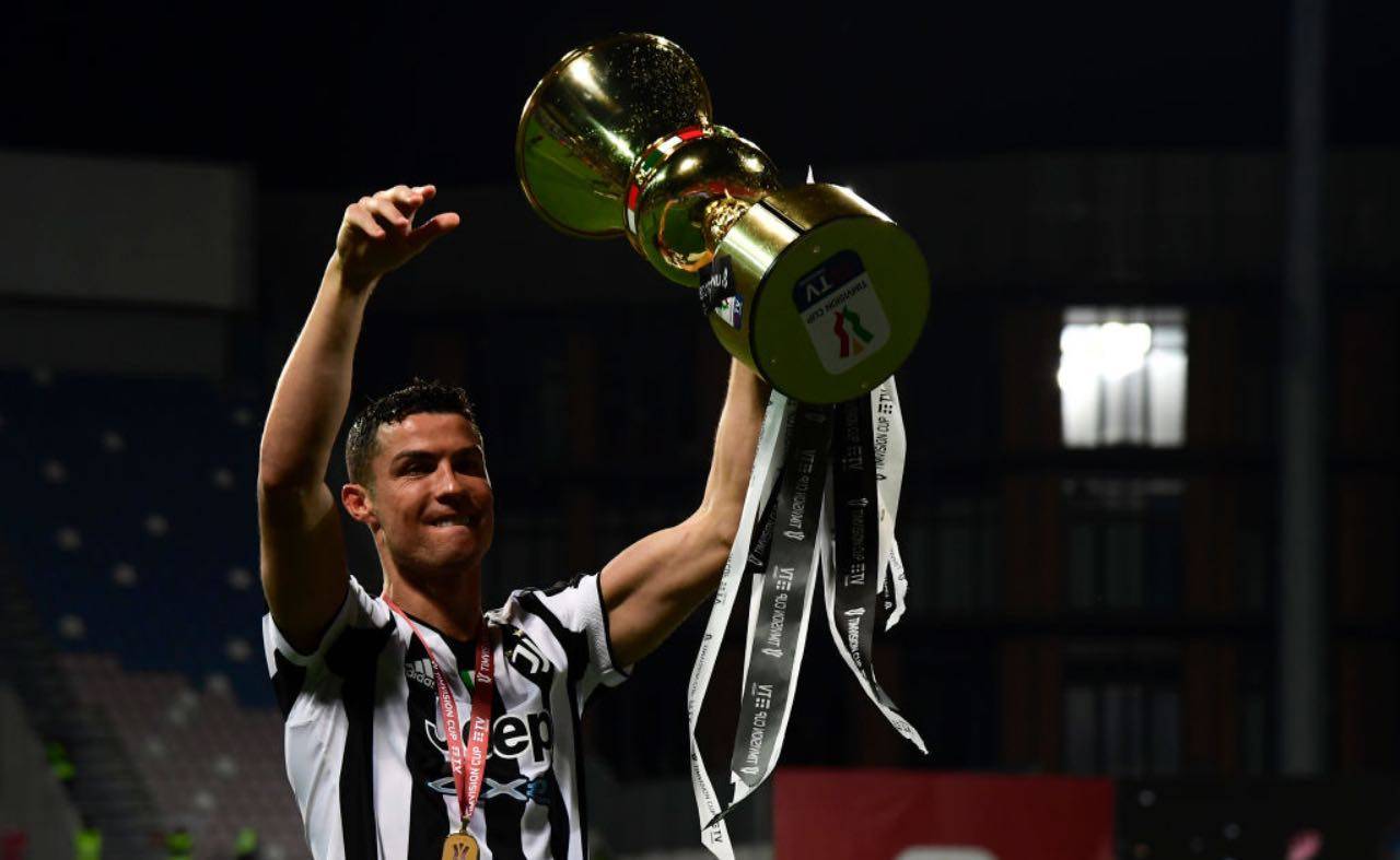 Cristiano Ronaldo con la Coppa Italia