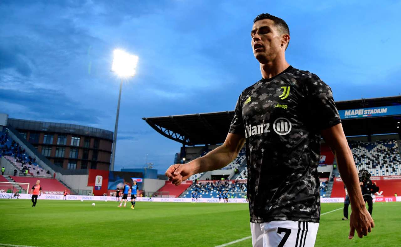 Cristiano Ronaldo esce dal campo