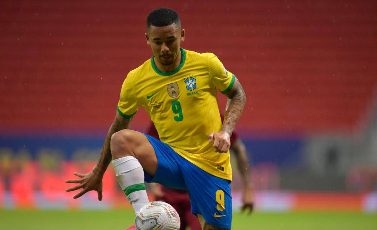 Gabriel Jesus con la maglia del Brasile