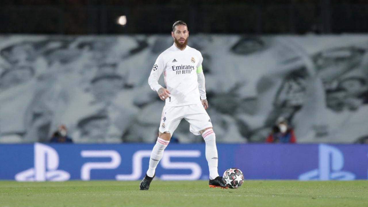 Sergio Ramos palla al piede