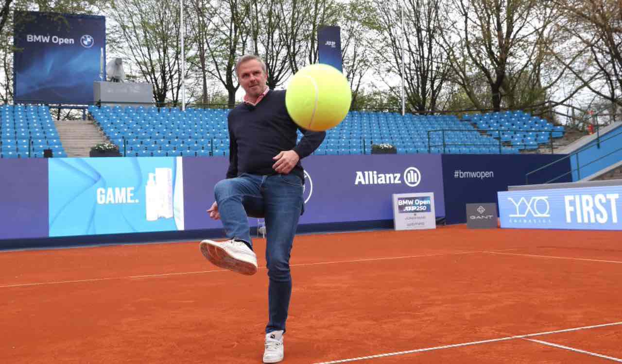 Hamann gioca a calcio tennis