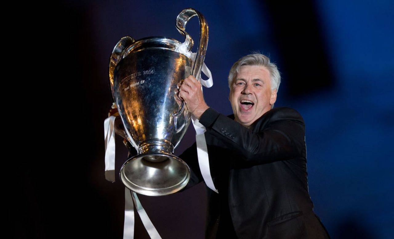 Ancelotti solleva la Champions League