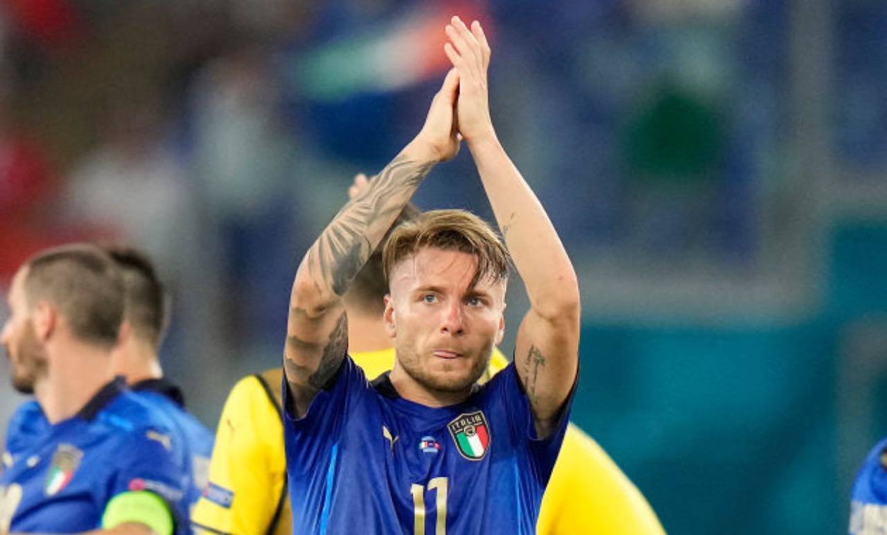Ciro Immobile applaude il pubblico