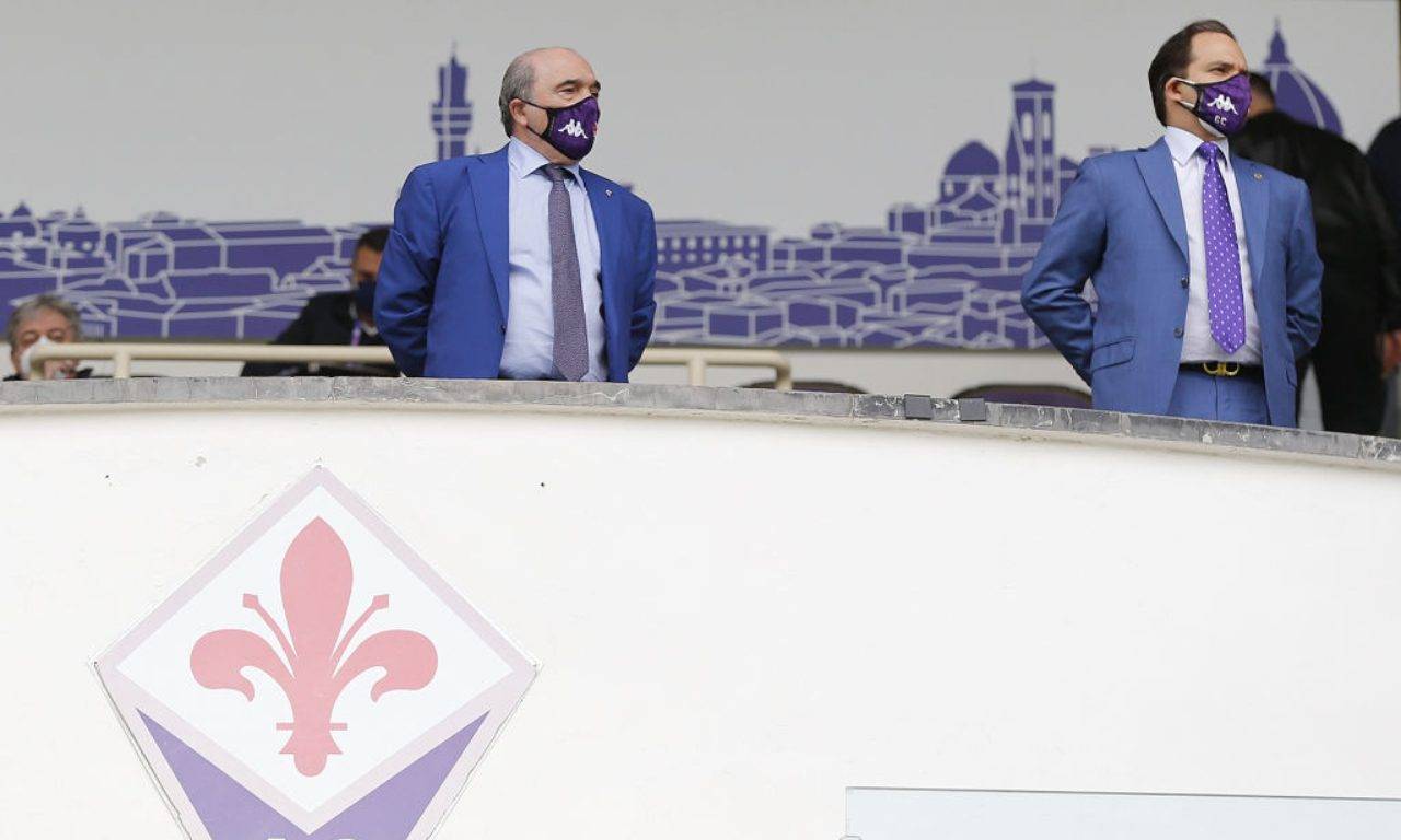 Commisso con mascherina