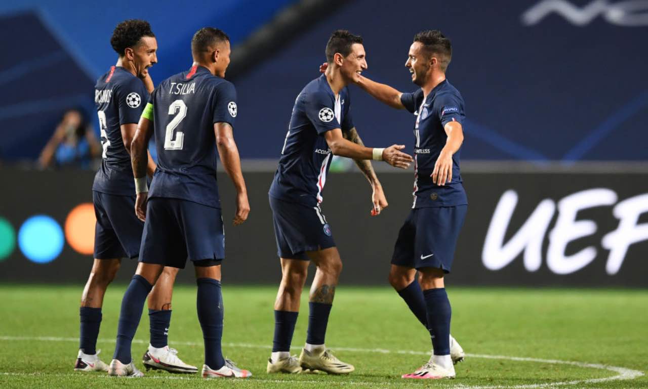 I giocatori del PSG durante il match contro il Lipsia