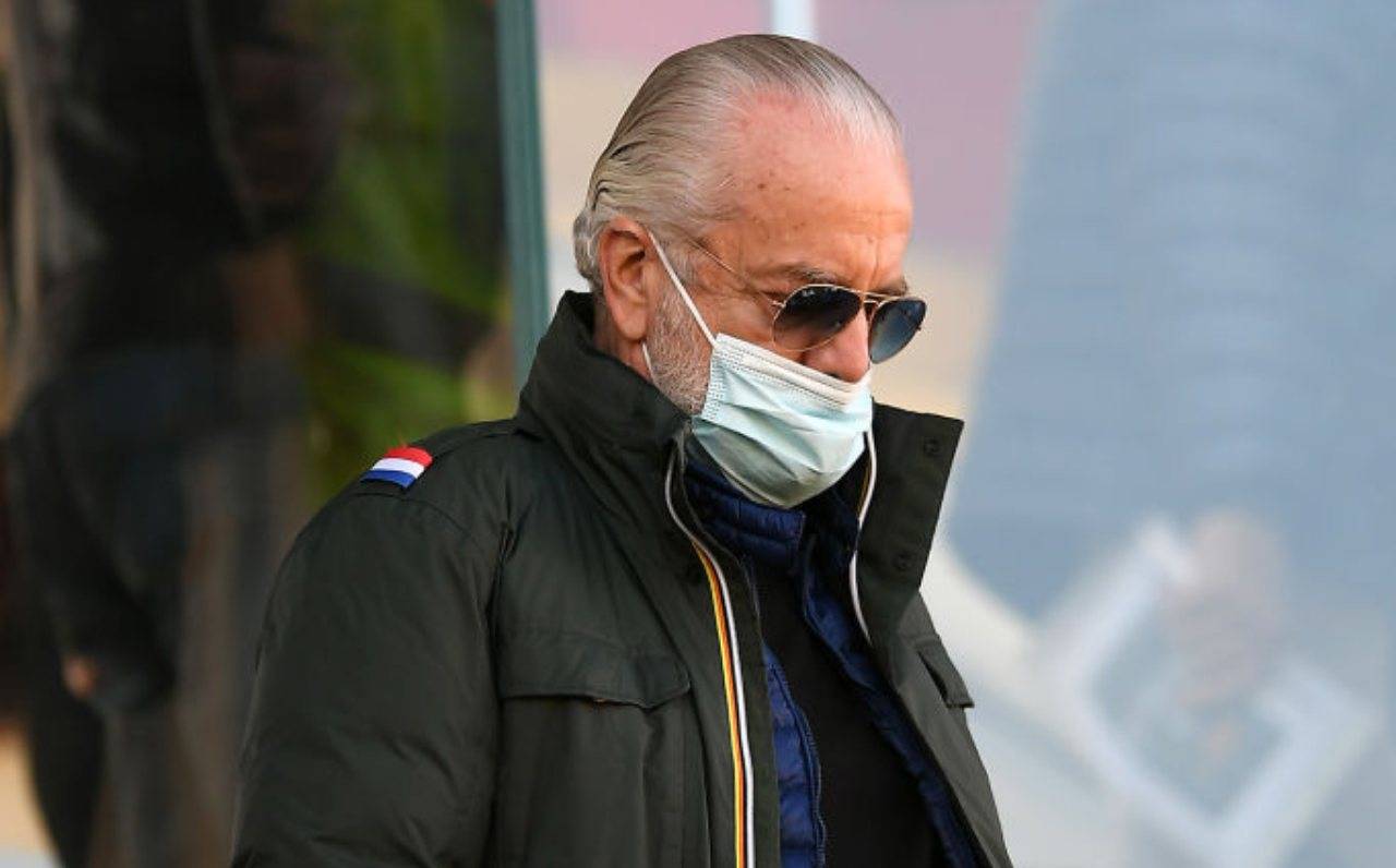 De Laurentiis pensieroso