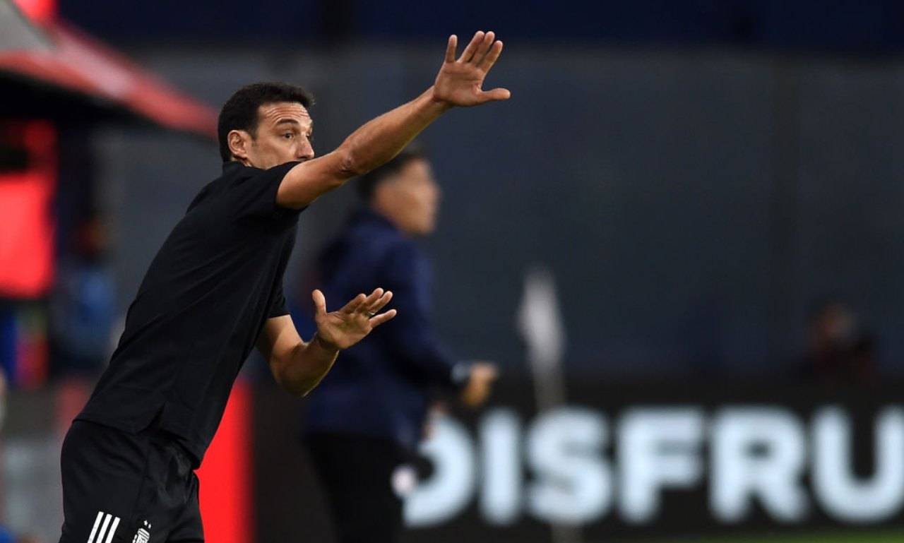 Scaloni dà indicazioni 