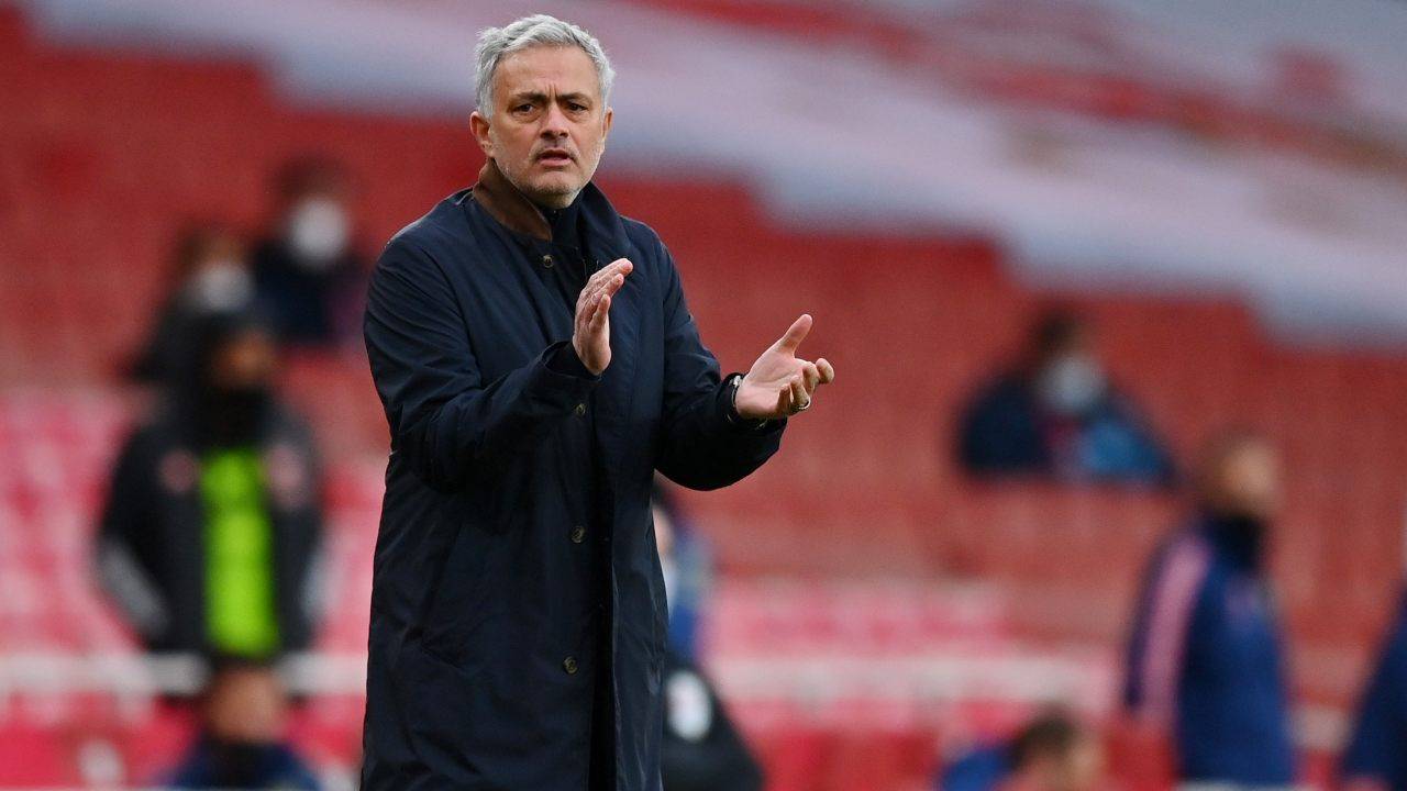 Josè Mourinho a bordocampo