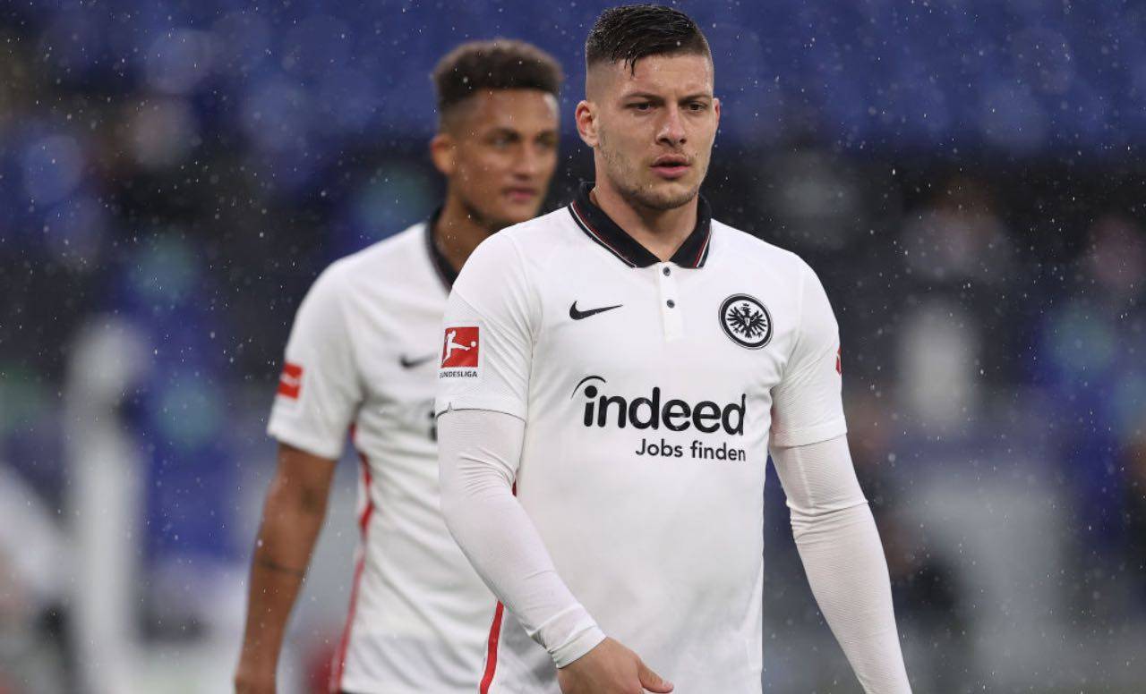 Jovic durante FC Schalke 04 - Eintracht Frankfurt