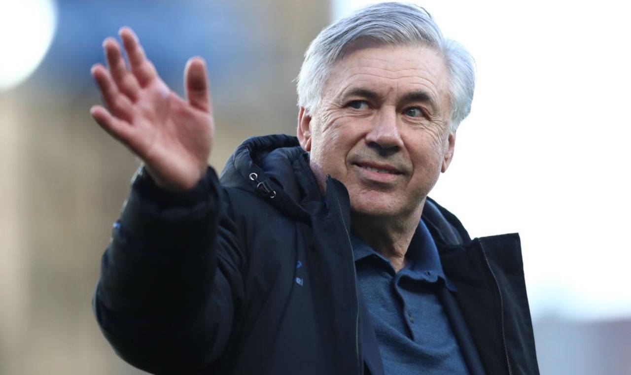 Ancelotti in panchina con l'Everton