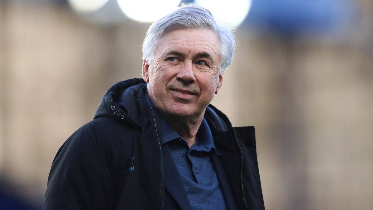 Ancelotti sorride