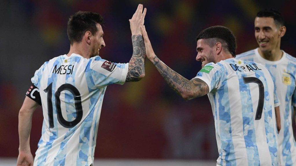 De Paul festeggia con Messi