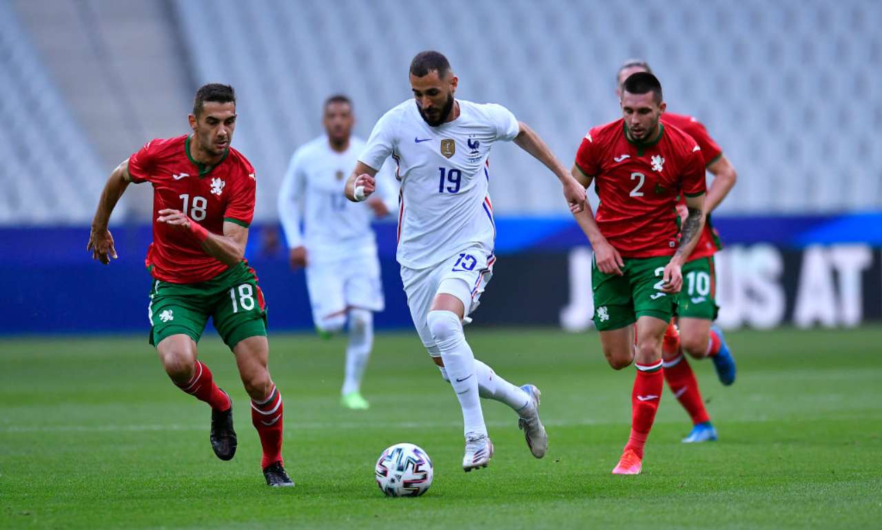 Benzema porta palla contro la Bulgaria