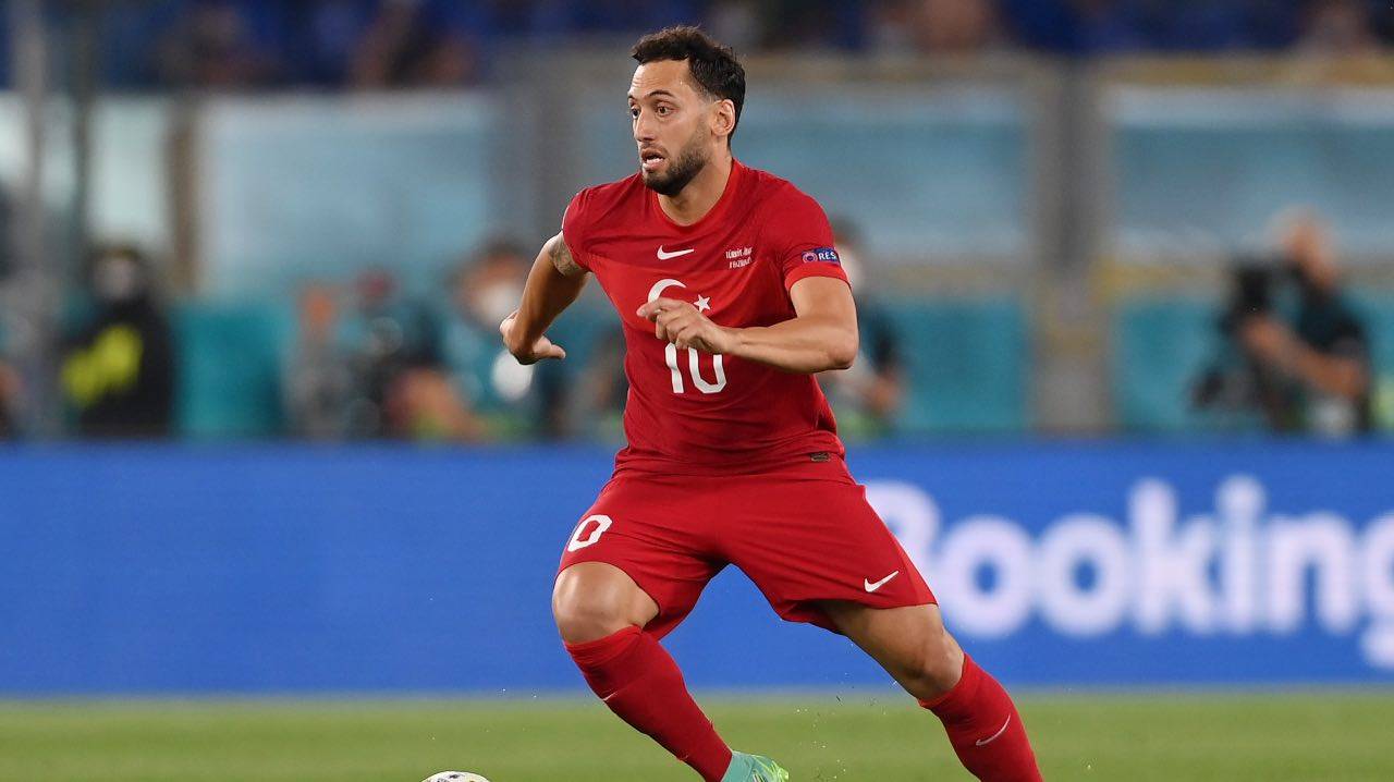Calhanoglu in azione