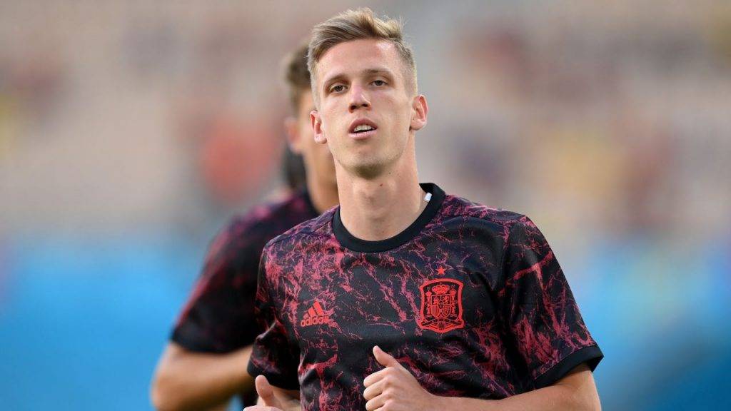 Dani Olmo si riscalda