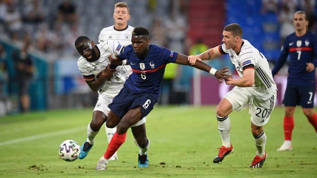 Paul Pogba in azione contro la Germania