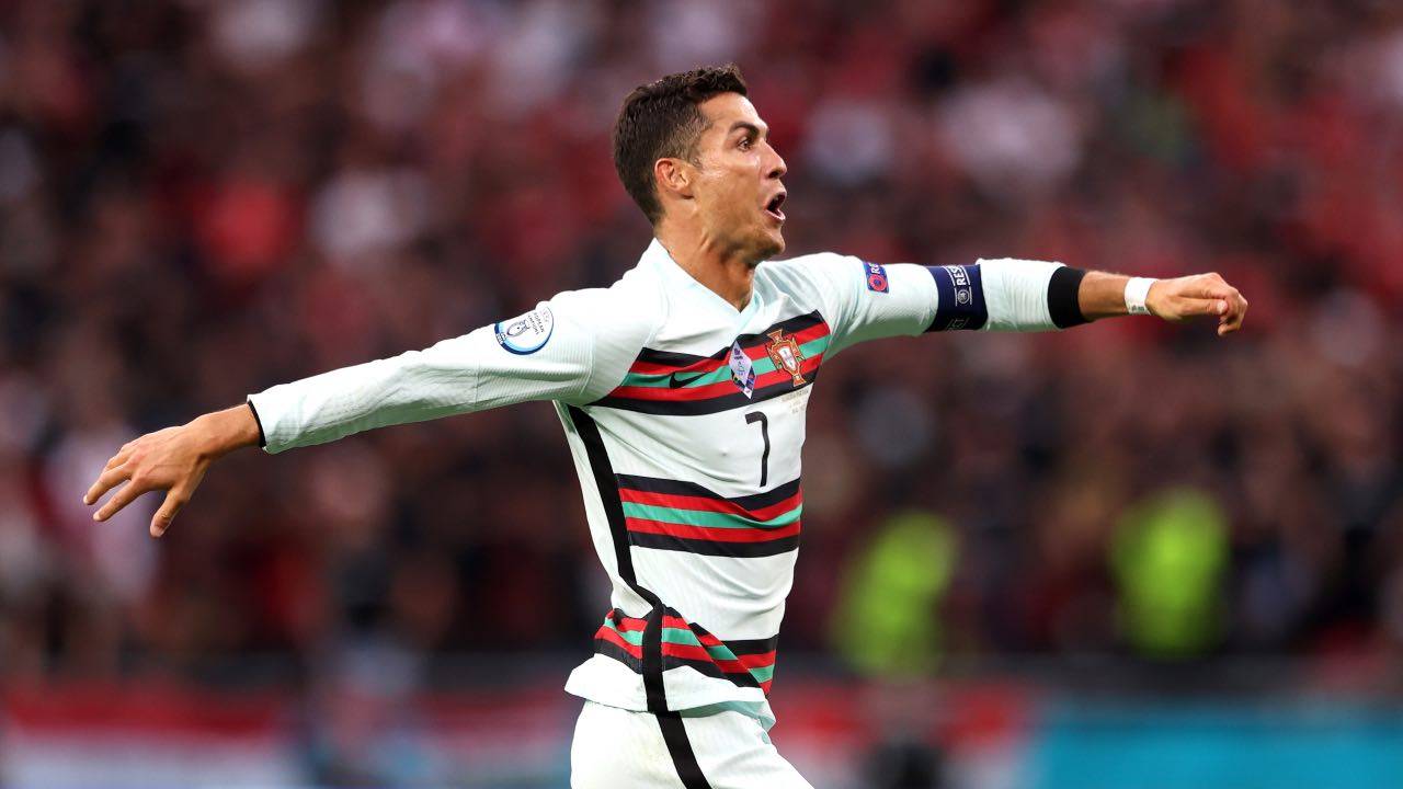 Cristiano Ronaldo esulta