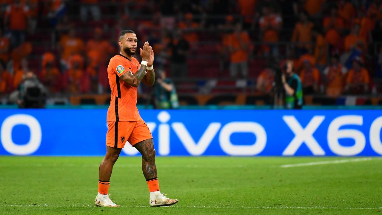 Memphis Depay esulta