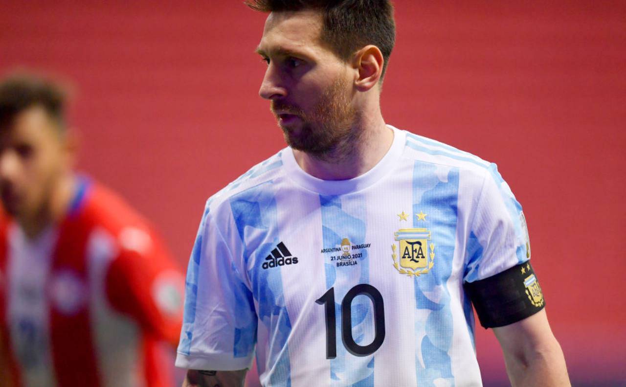 Messi pensieroso