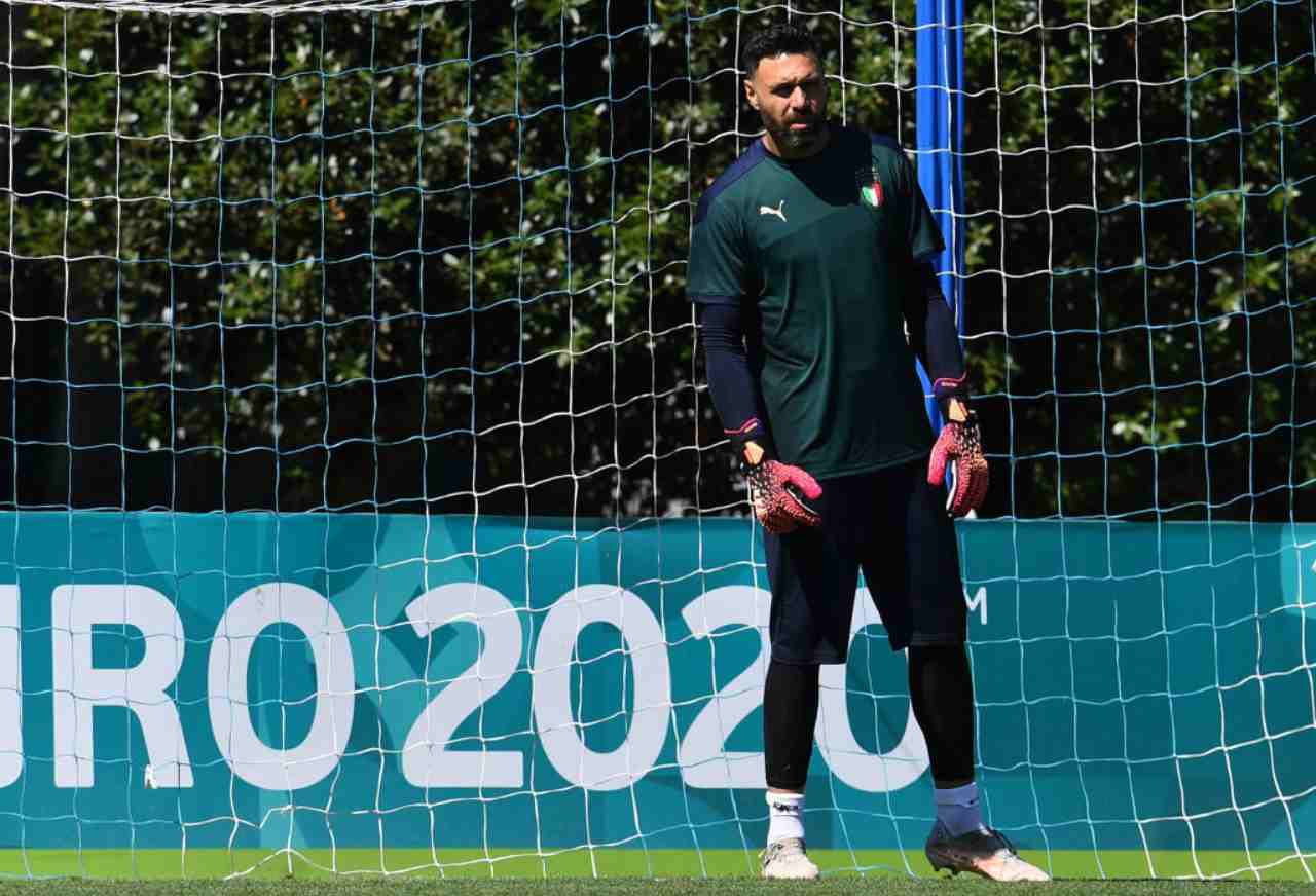 Sirigu durante l'allenamento