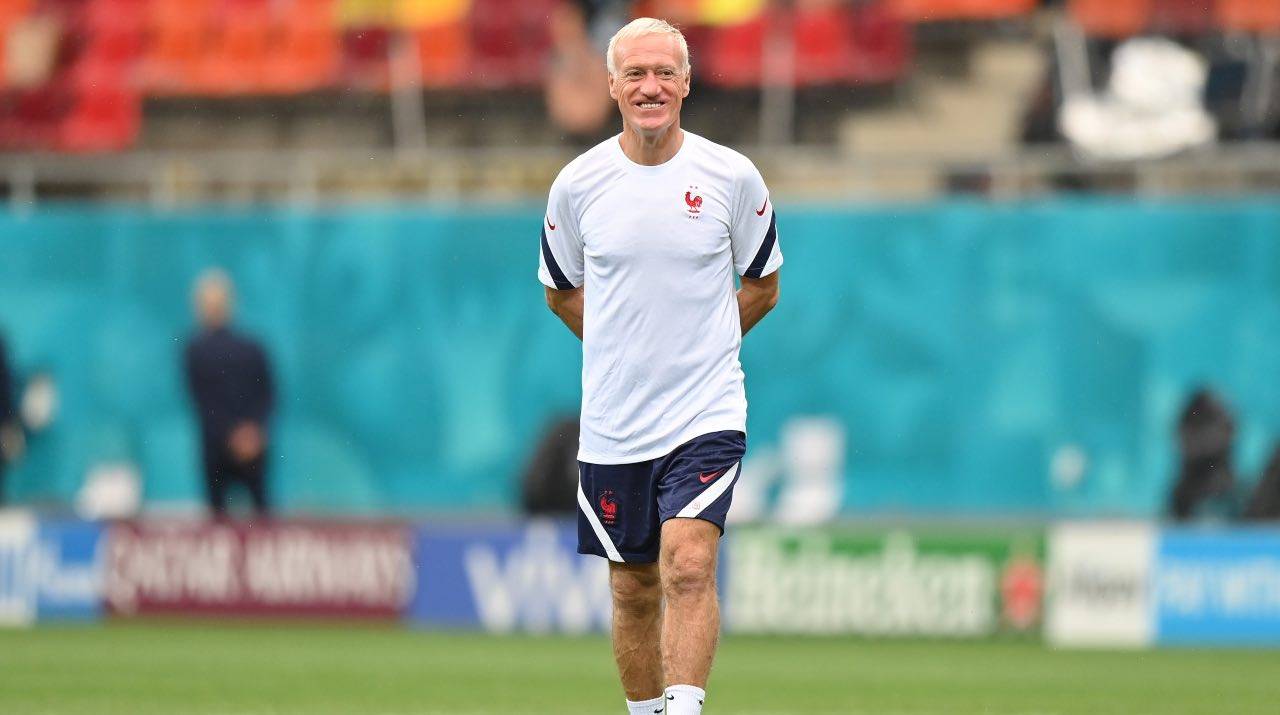 Deschamps sorride