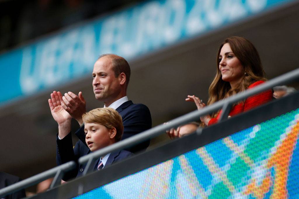 Il Principe William applaude