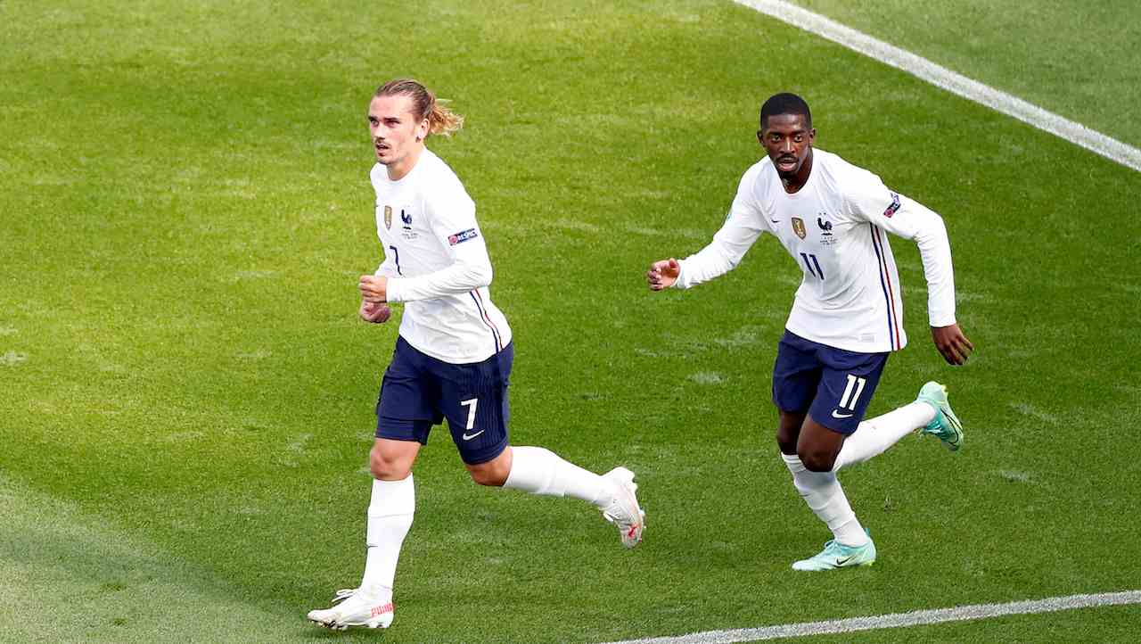 Griezmann e Dembelè esultano