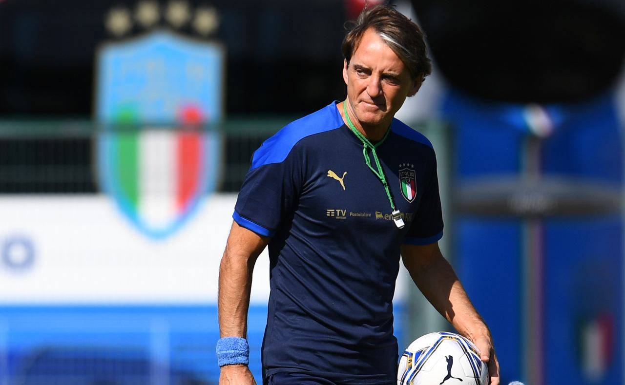Mancini con la divisa di allenamento della Nazionale italiana