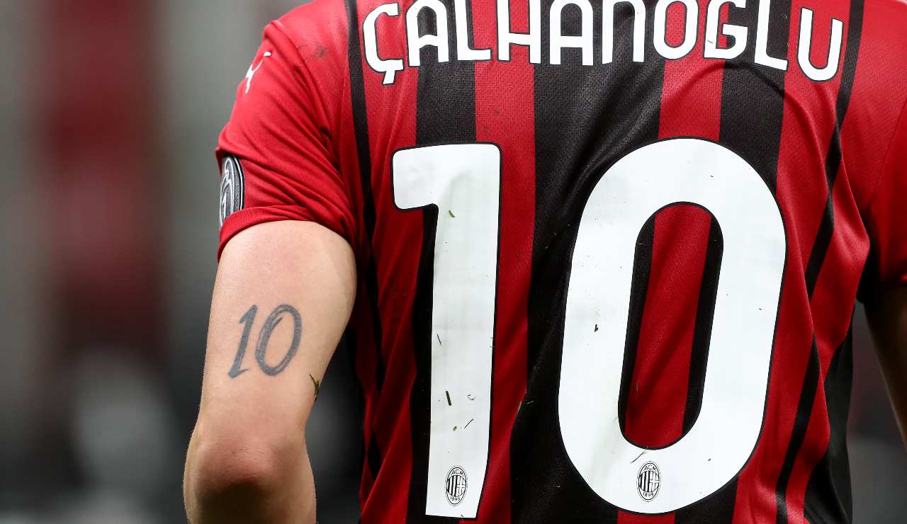 Calhanolgu di spalle