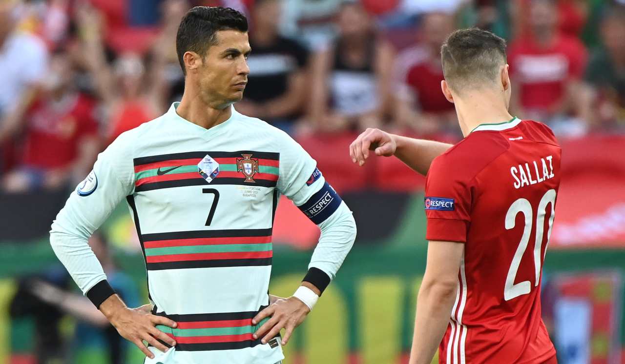 Ronaldo con la maglia del Portogallo