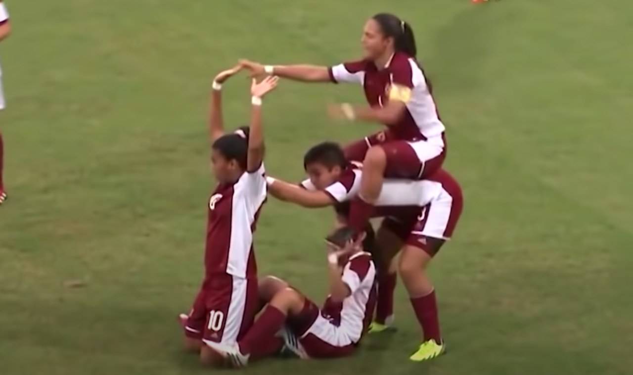 Esultanza calcio femminile