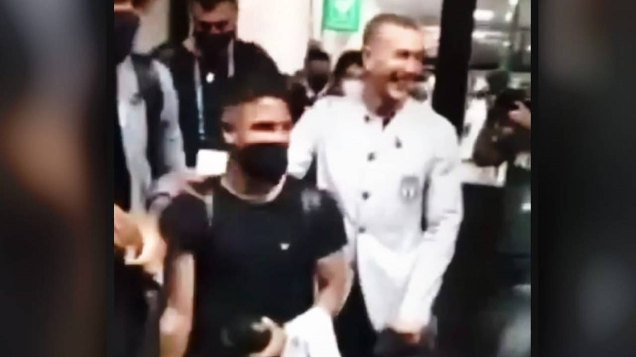 Insigne e Bernardeschi cantano