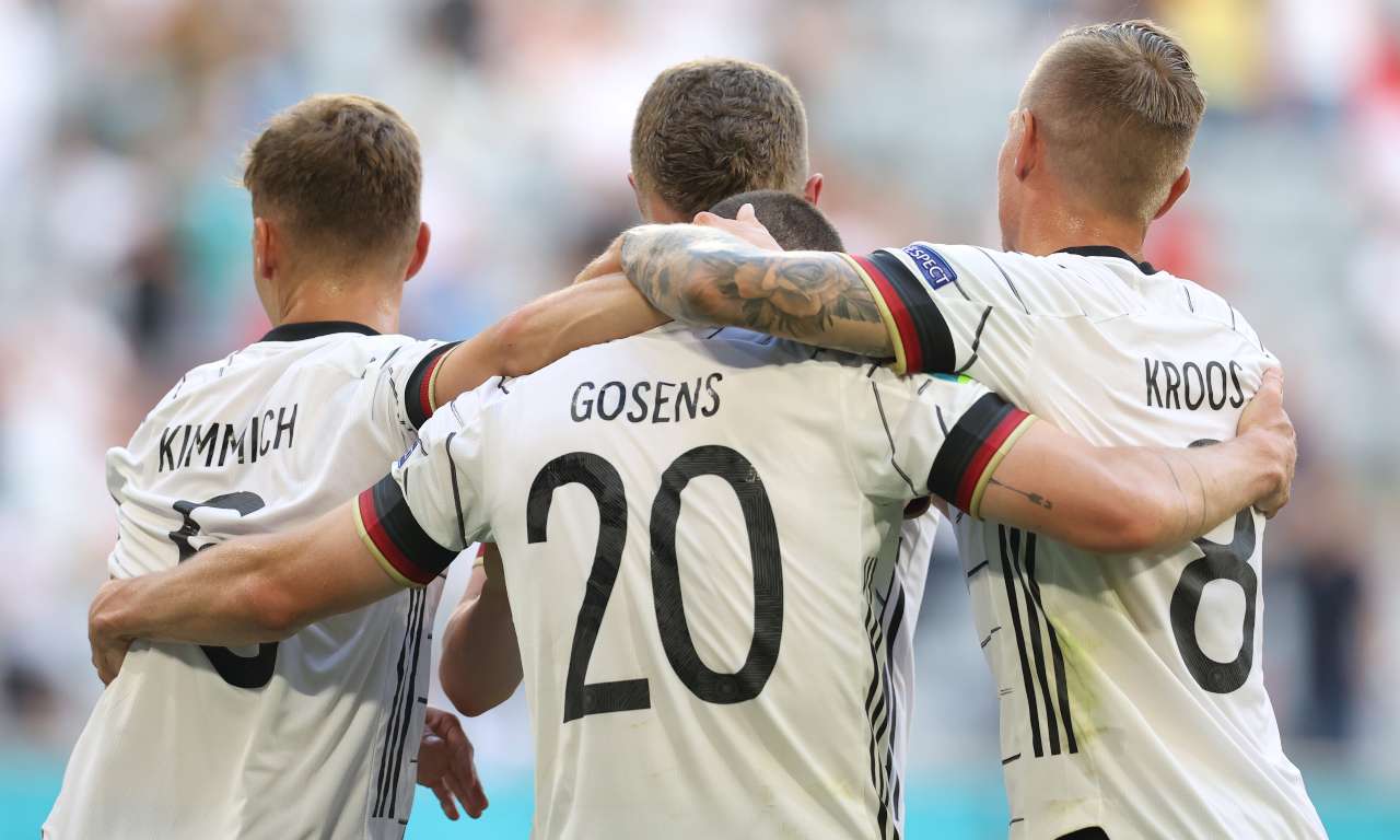 Gosens con Kroos