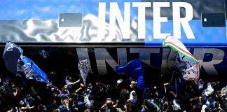 Tifosi dell'Inter esultano