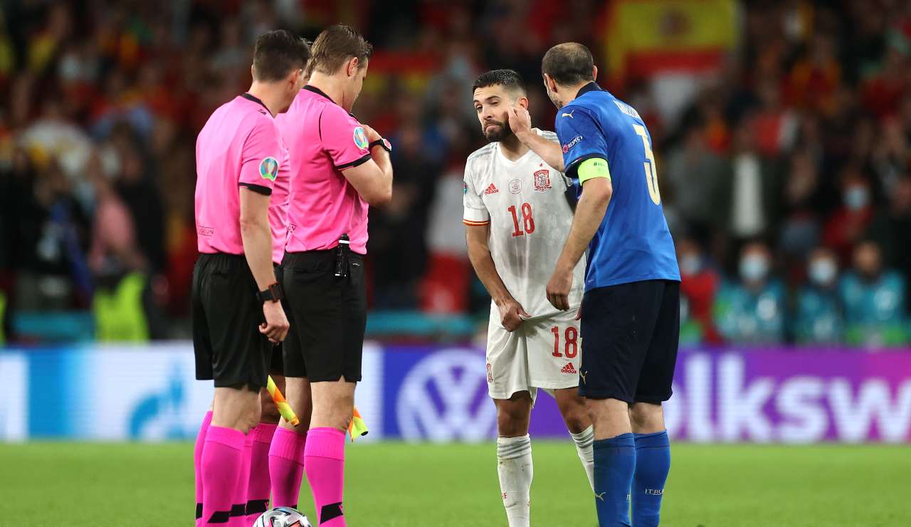 Chiellini e Jordi Alba