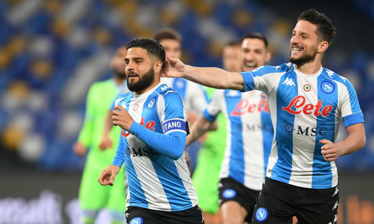 Insigne e Mertens festeggiano un gol