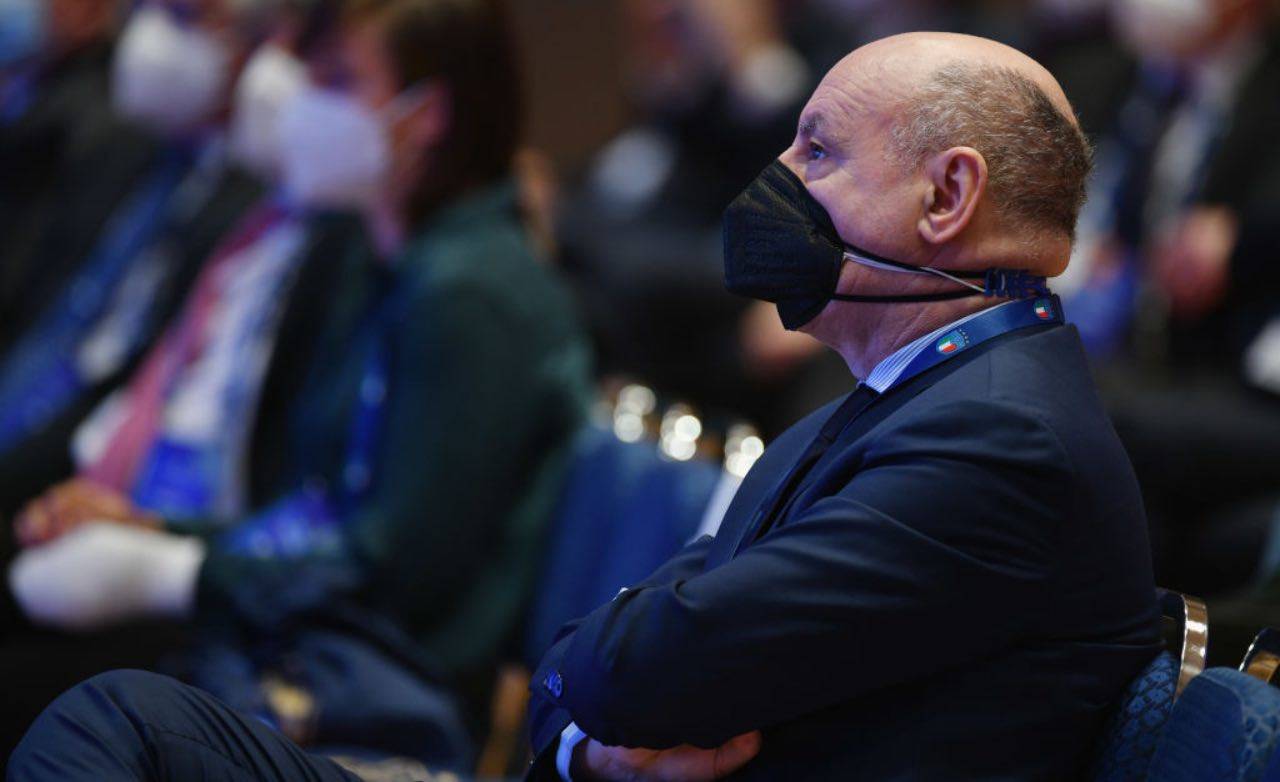 Marotta durante un'assemblea