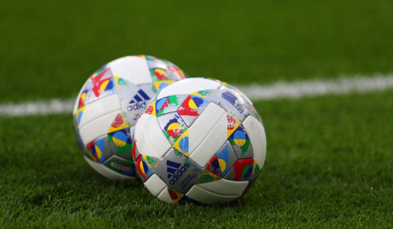Palloni con il logo Adidas