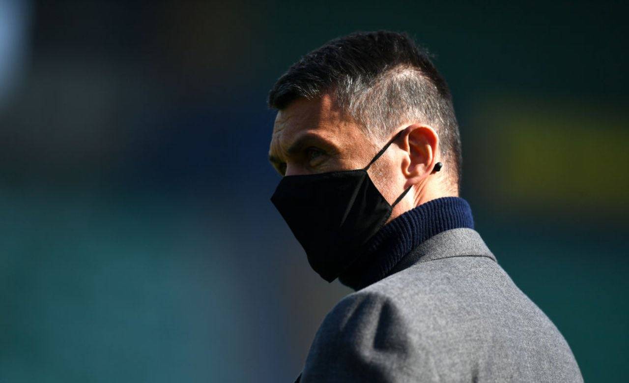 Paolo Maldini con mascherina