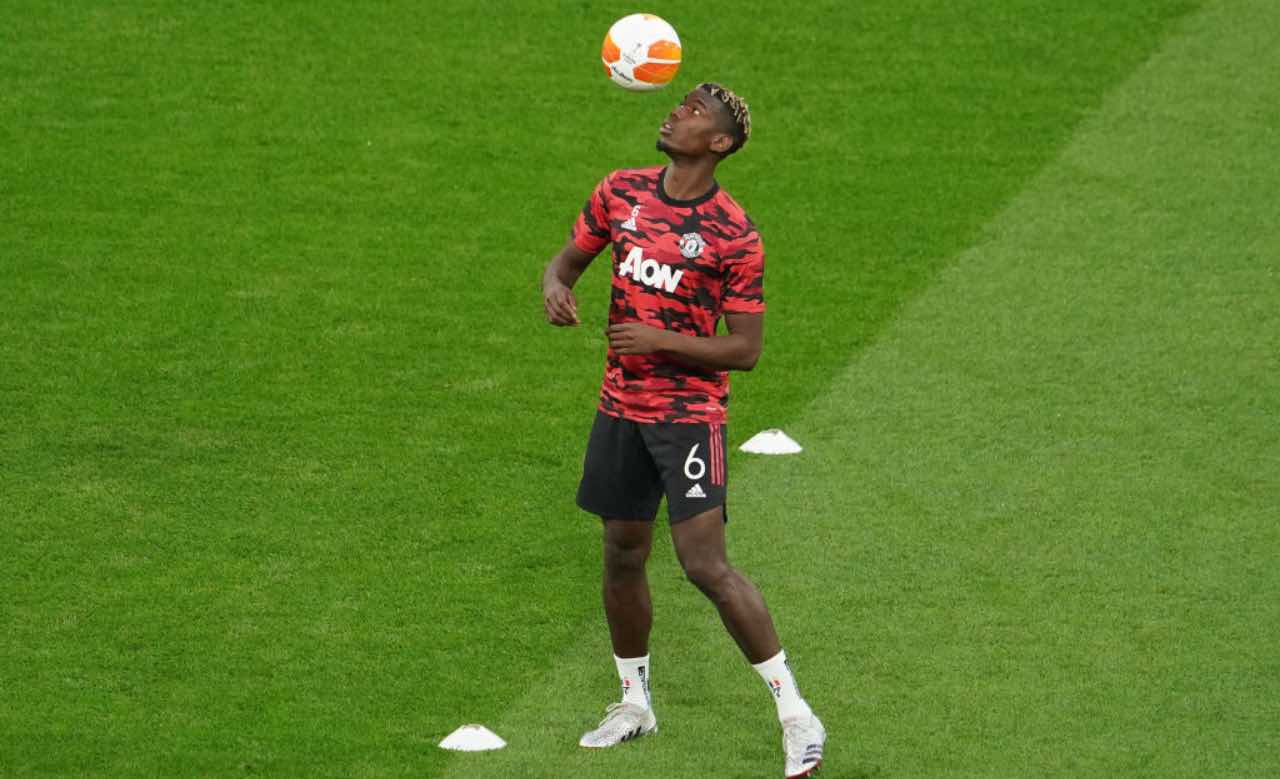 Pogba palleggia in allenamento